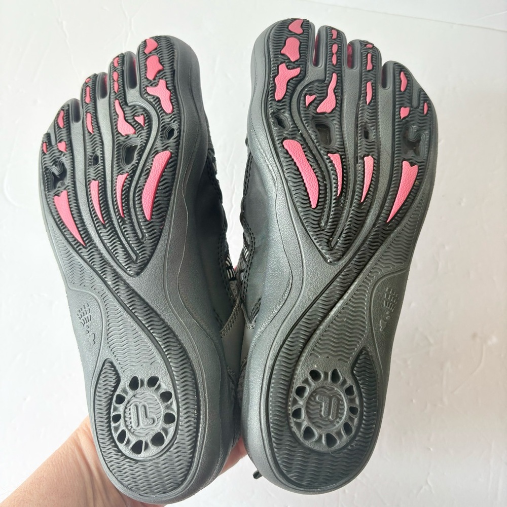 Fila Skeletoes Gray & Hot Pink Barefoot Running Shoes - Picture 8 of 8